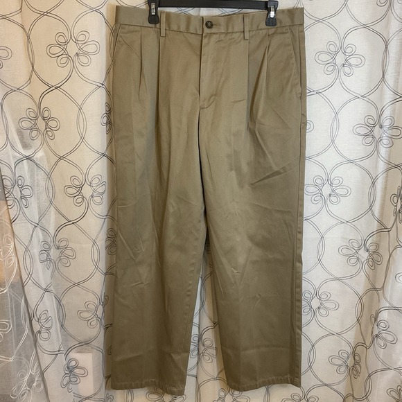 Dockers Other - Men's Dockers Signature Khakis Classic Fit Pleated Front Size 34 X 30